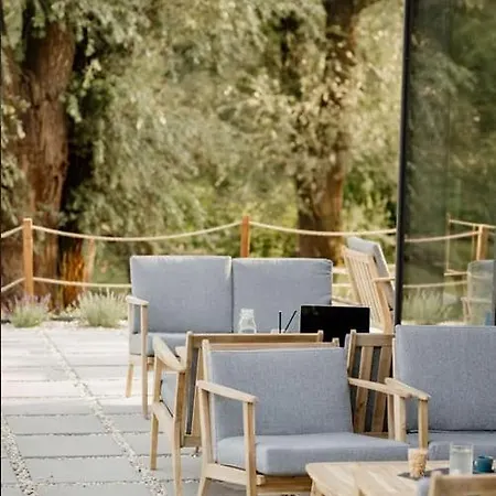아파트 Luxury Lakeside Banka